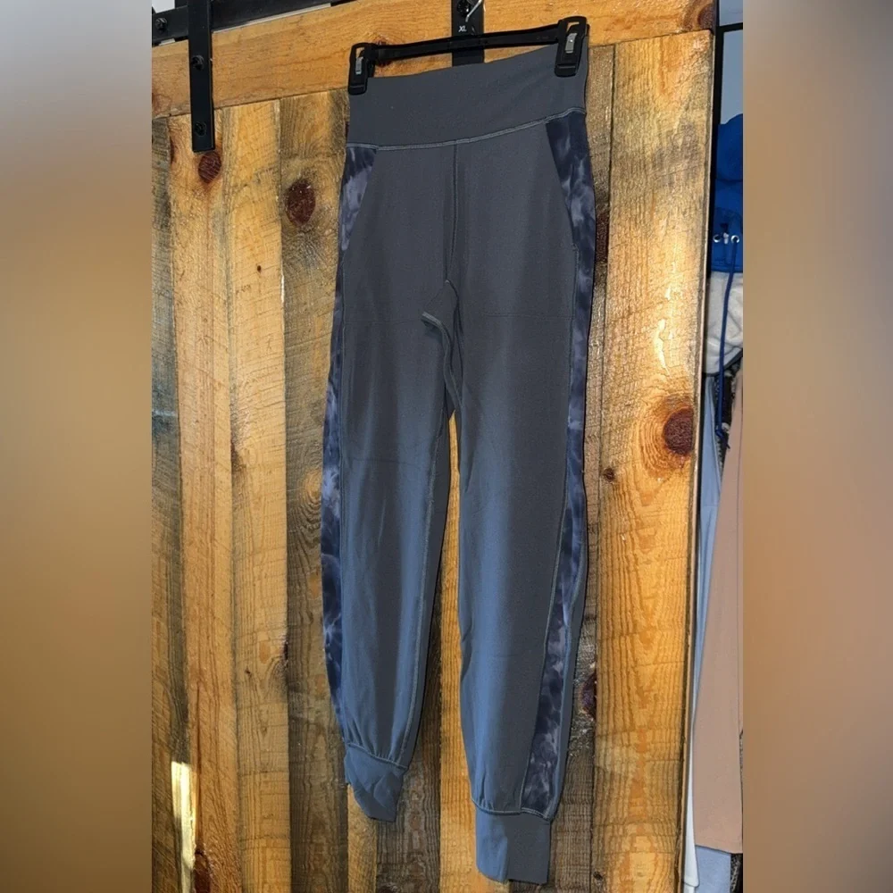 Lululemon joggers